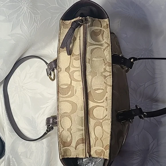 Coach Patchwork Patent Suede Signature C Jacquard Shopper Tote # F06Q-10388 - Picture 7 of 16